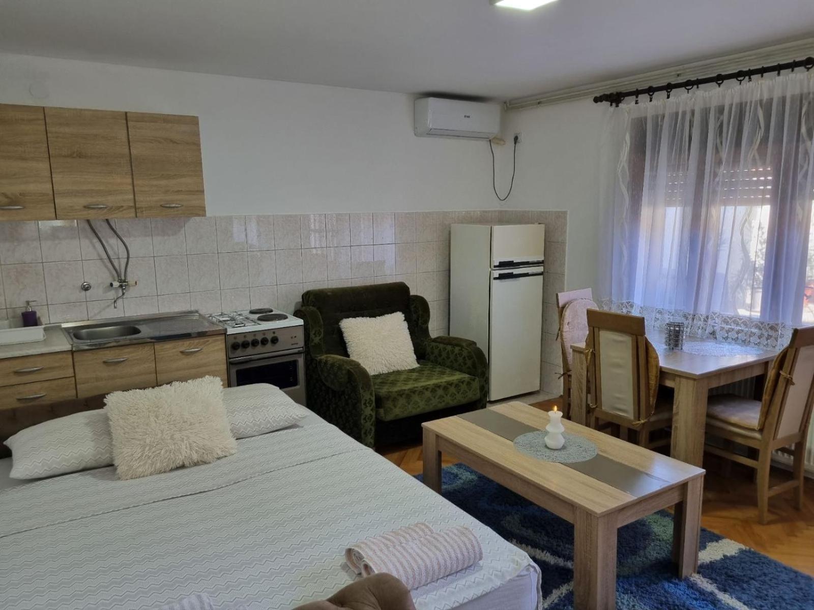 Family Apartmani Le Leskovac  Habitación foto
